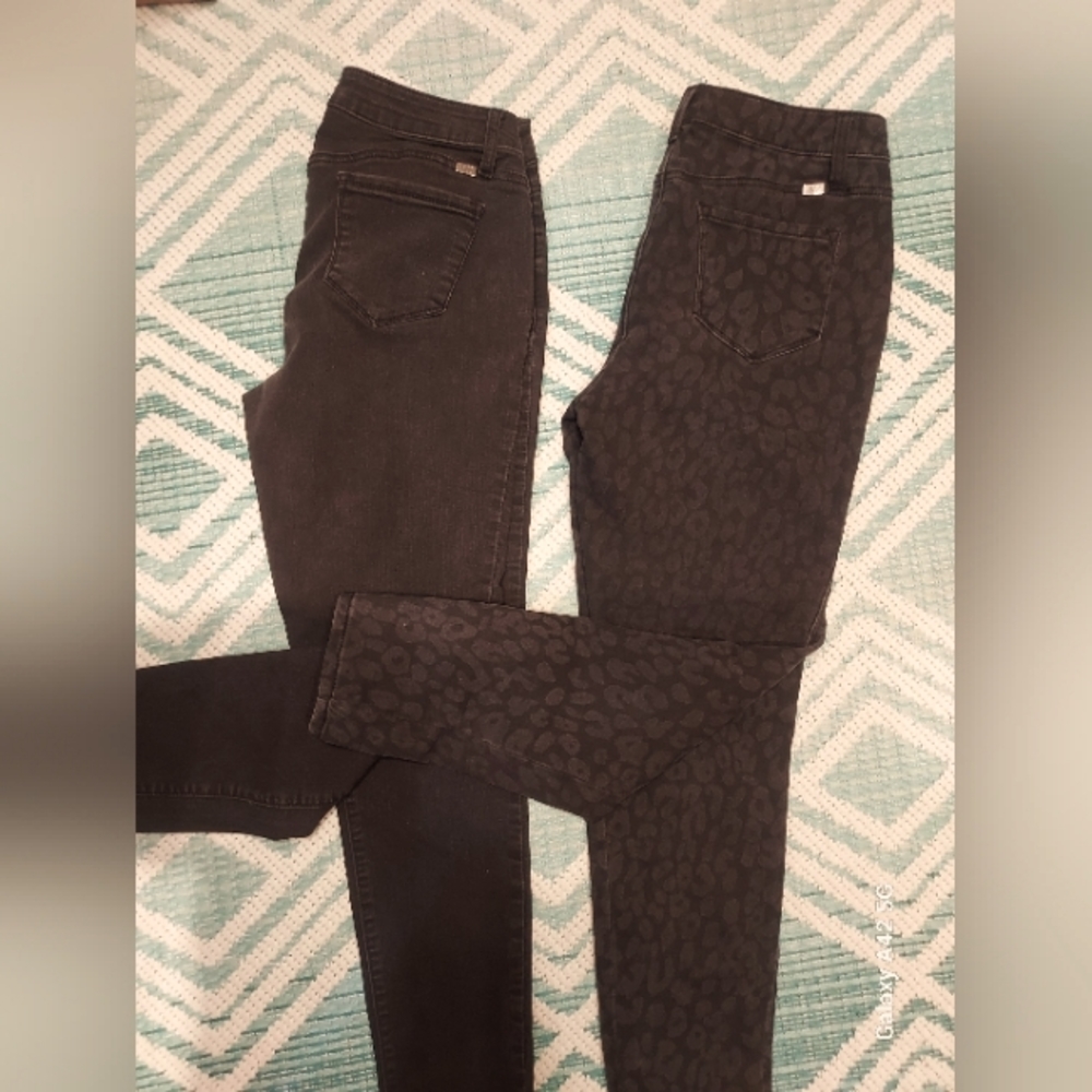 2 pair- 1822 skinny jeans both sz 10 black and cheetah pattern